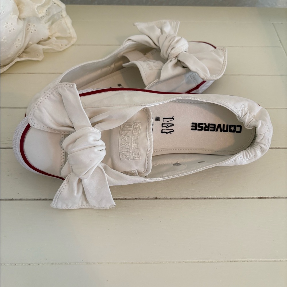 Converse White Bow Knot Sneakers